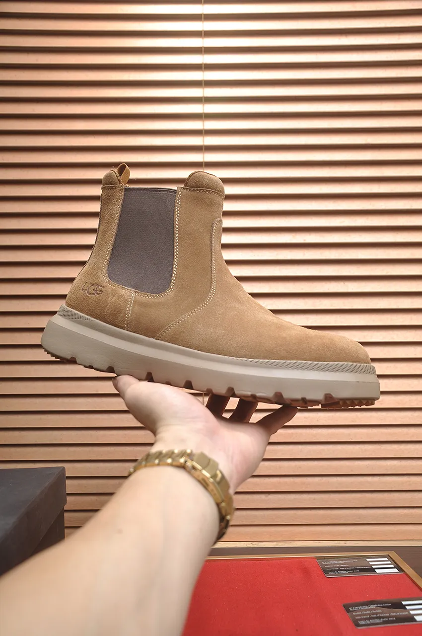 Men's shoes 💰580💶【UGG】(full genuine wool lining) Please pay attention to the original quality and compare the thickness of the wool 🏮🏮Hot style Martin boots from Australia's warm luxury brand men's shoes, official website synchronization, Beckham men's style..., made of imported top-layer waxed cowhide, waxed toe, Australian real wool velvet lining Carefully sewn...Imported rubber Martin boots outsole (comfortable, soft and wear-resistant). I really like the quality...Exquisite workmanship, you can't put it down once you see it. Code number 39-44